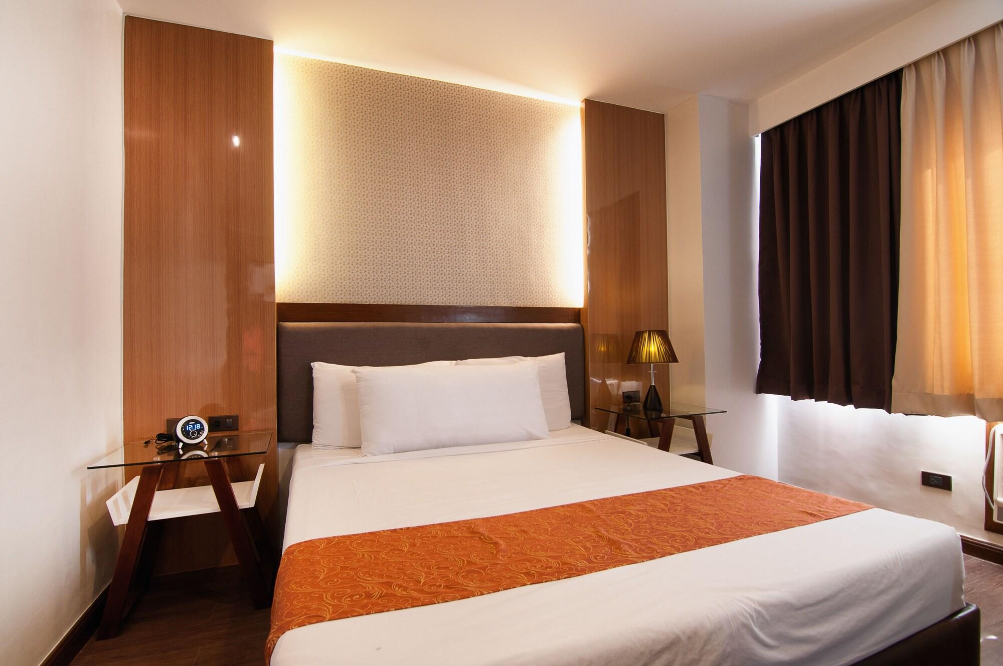 Fernandina 88 Suites Hotel Cidade Quezon Exterior foto