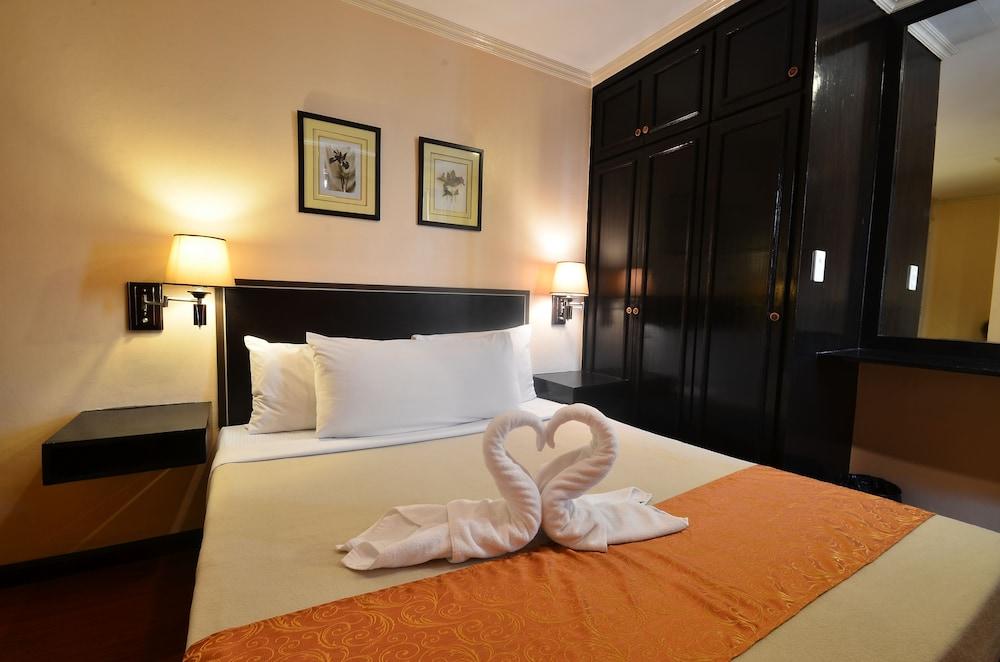 Fernandina 88 Suites Hotel Cidade Quezon Exterior foto