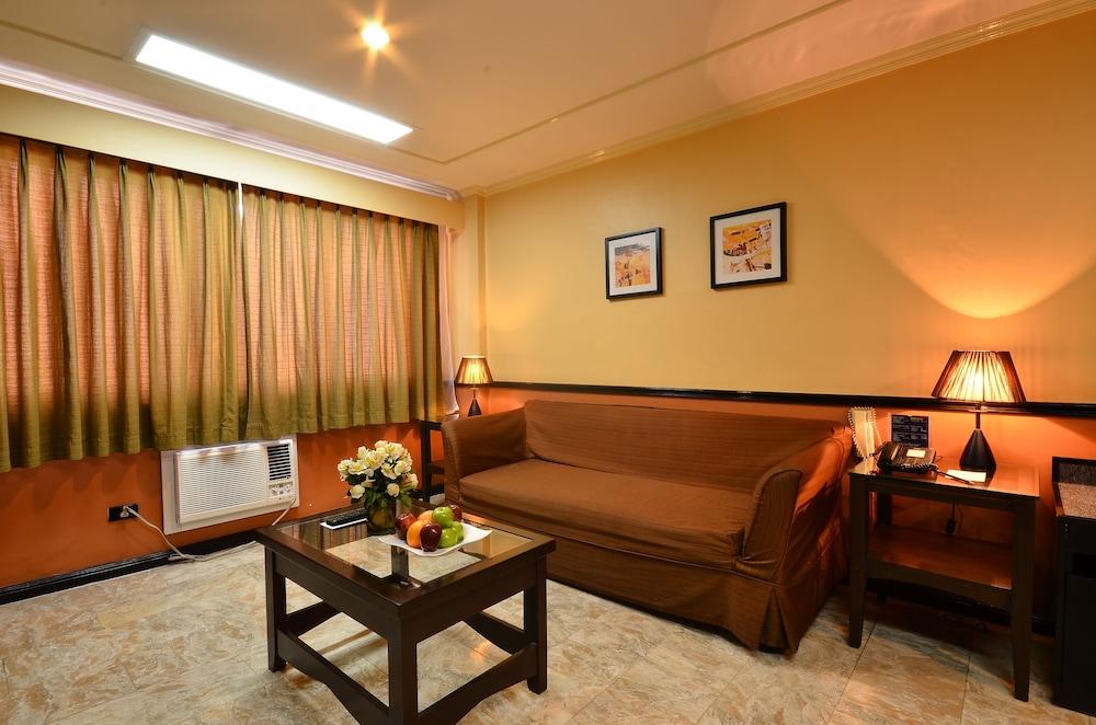 Fernandina 88 Suites Hotel Cidade Quezon Exterior foto