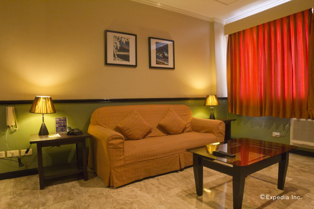 Fernandina 88 Suites Hotel Cidade Quezon Exterior foto
