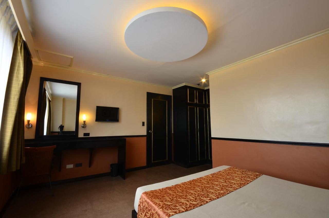 Fernandina 88 Suites Hotel Cidade Quezon Exterior foto
